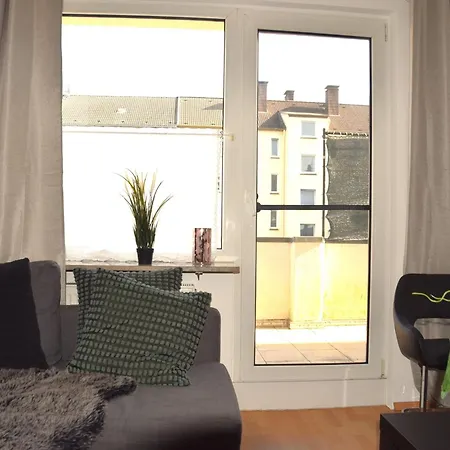 Cosy In Oberhausen With Balcony شقة *