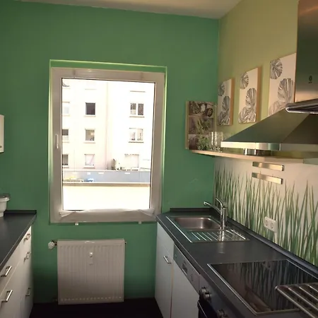 Cosy In Oberhausen With Balcony أوبيرهاوزين